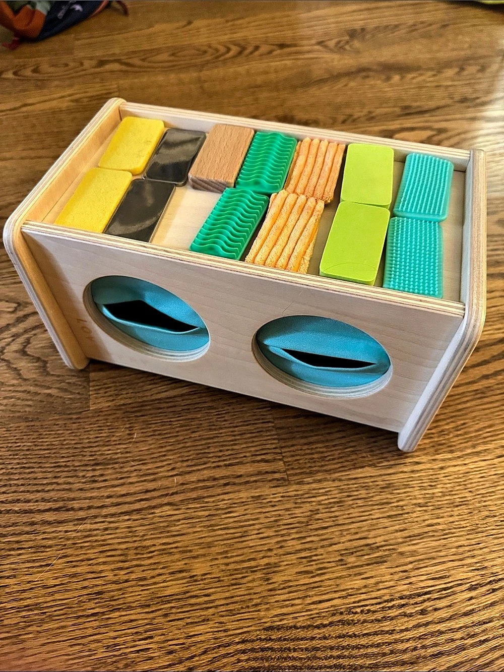Lovevery “the analyst” play kit Montessori Sensory Box